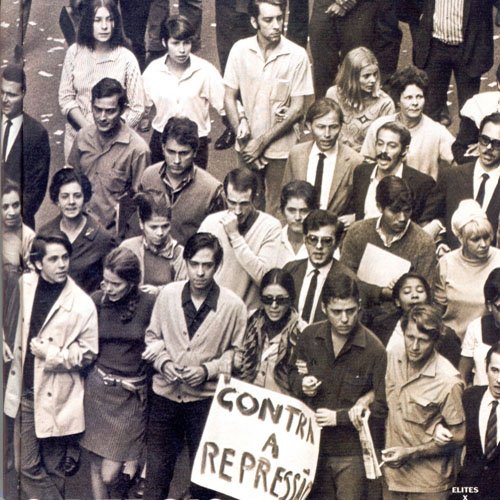 Chico buarque à la manifestaion des 100 000 en 1968