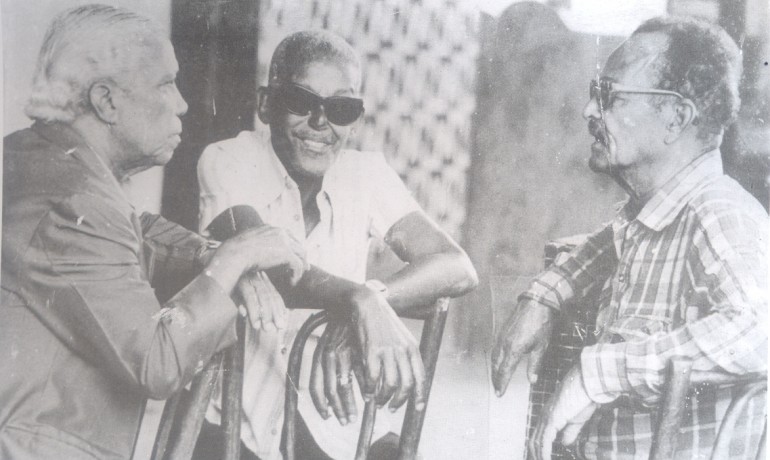Carlos Cachaça aux côtés de Nelson Cavaquinho et Cartola